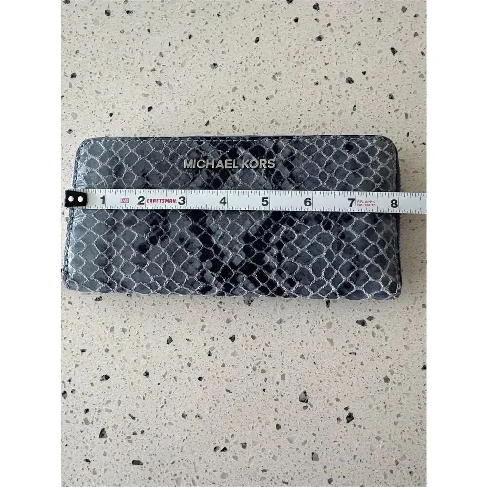 Michael Kors Blue Leather Snake-Print Zip Around Wallet Clutch Classic Chic EUC